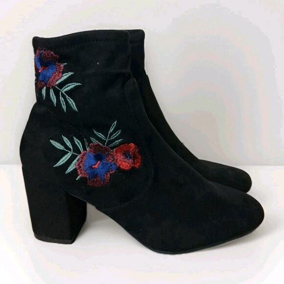 Rampage women's 7.5 M black suede booties heeled boots w/flowers embroidered - Picture 3 of 6